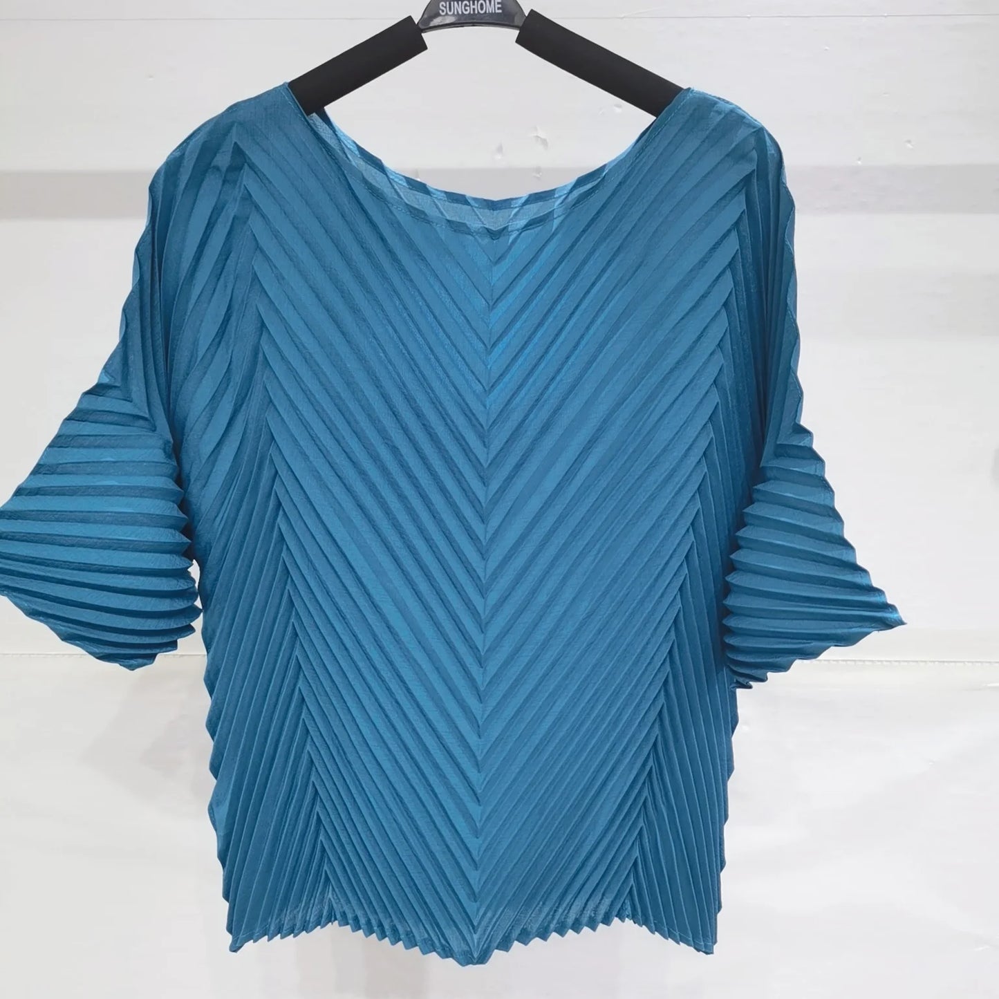 GVUW Round Neck Pleated T-shirts For Women Short Sleeves 2025 Summer Fold Chic Loose Top Female Fashion Clothing 25D1169
