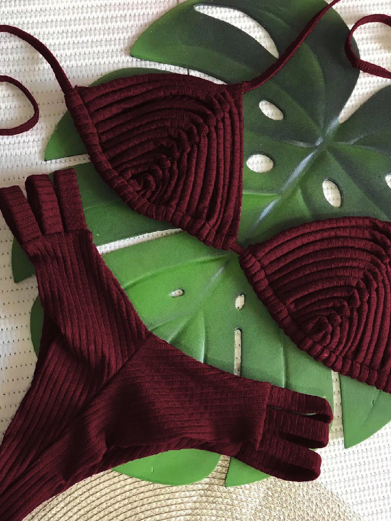 Comfortable Brazilian G-String Swimwear Bandage Stripes Trim Halter Female Bikini Set 2024 New Fashion Chest Pad Beachwear