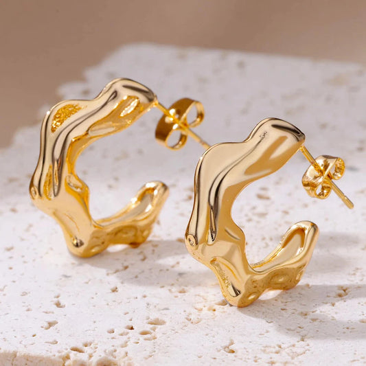 Gold Plating Heart Shape Hoop Earrings For Women Twisted Heart Geometric Shape Simple Design Ins Summer Jewelry Earrings