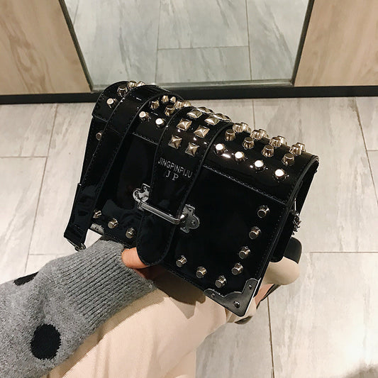 Luxury Patent Leather New Women Handbag Rivet Brand Designer Crossbody Bag Girls Party Shoulder Purse Ladies Chain Clutch Tote