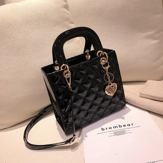 Fashion Brand Diana Bag 2022 Pu Leather Women Luxury Designer Handbag Hardware Pendant Shoulder Messenger Bag Clutch Purse Tote