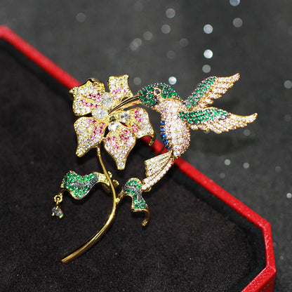 Trendy Floral Blooming Delicate Bird Zircon Exaggerated Brooch Luxury Temperament Flower Gold-plated Brooch Women New Year Gift