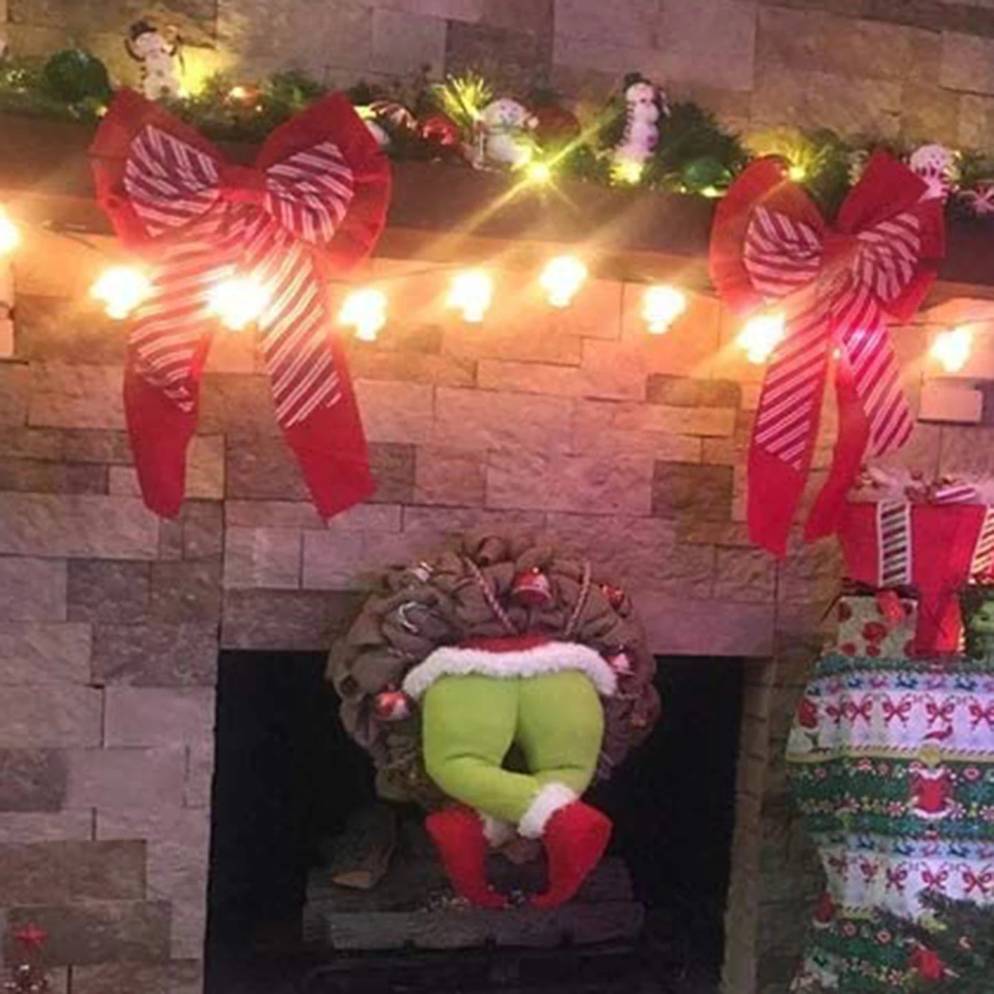 Christmas Thief Wreath，Christmas Elf Leg Wreath， Christmas Burlap Wreath， Holiday Decoration