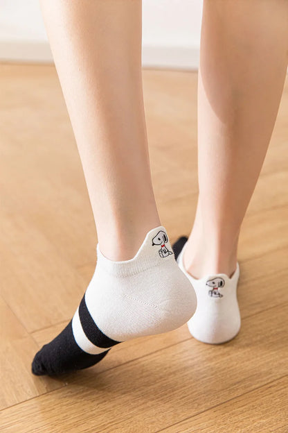 5 Pairs/lot Snoopy Socks Cotton Casual Warm Women Streetwear Kawaii Embroidery Socks Short Happy Ankle Breathable Sports Socks