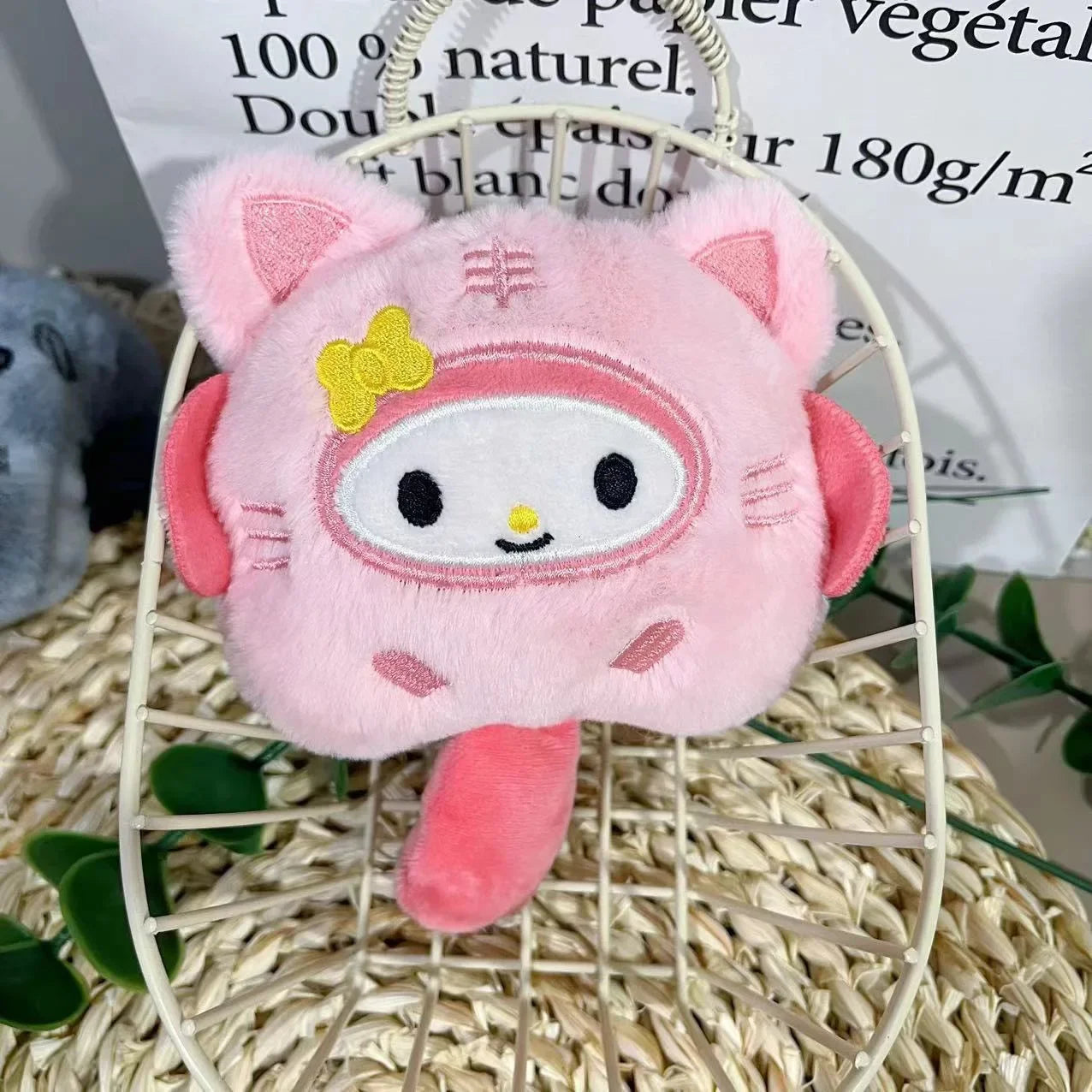 Squeaky Catfish Keychain, Anime Sound Toy with Creative Round Corner and Rolled Edge Design, Christmas Gift, Crossbody Bag