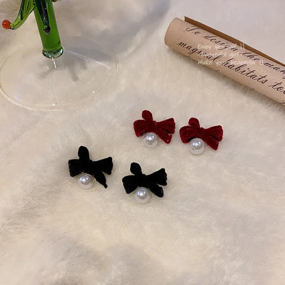 2024 New Fashion Flocking Bowtie Pearl Pendant Earrings French Retro Bowknot Girl Ear Stud Velvet Bow New Year Earring Jewelry