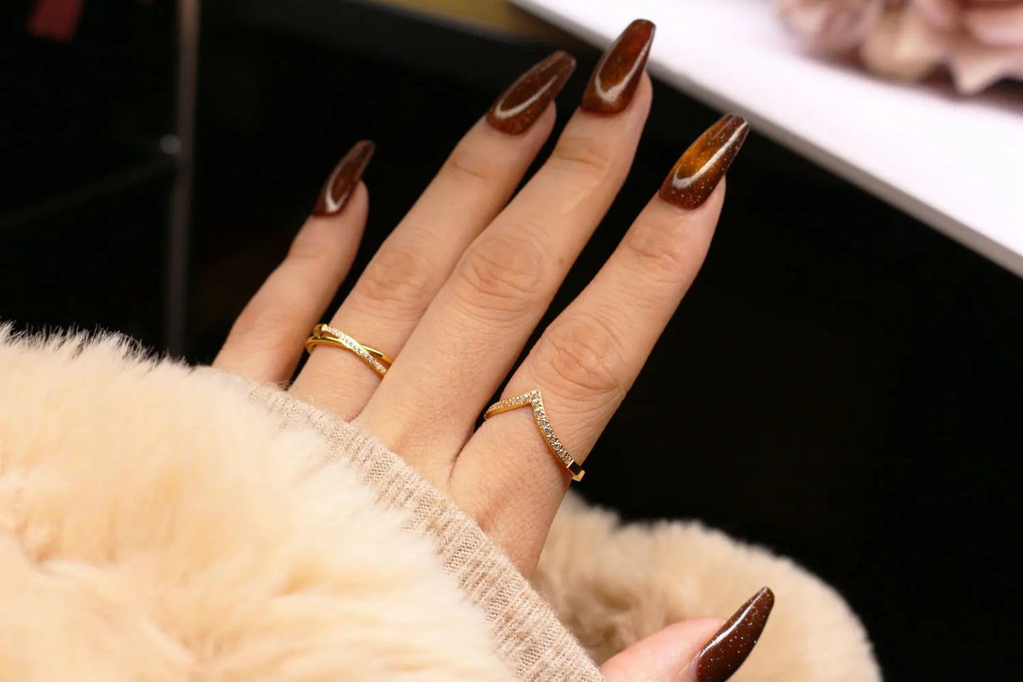 Beautiful V Shape CNC Inlaid Zircon Ring For Women Love Ring Titanium Steel Jewelry Mother's day Christmas Gift Anillo Wholesale