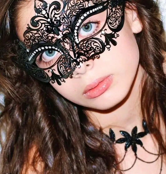 Elegant women's black lace masquerade mask featuring intricate designs and sparkling embellishments