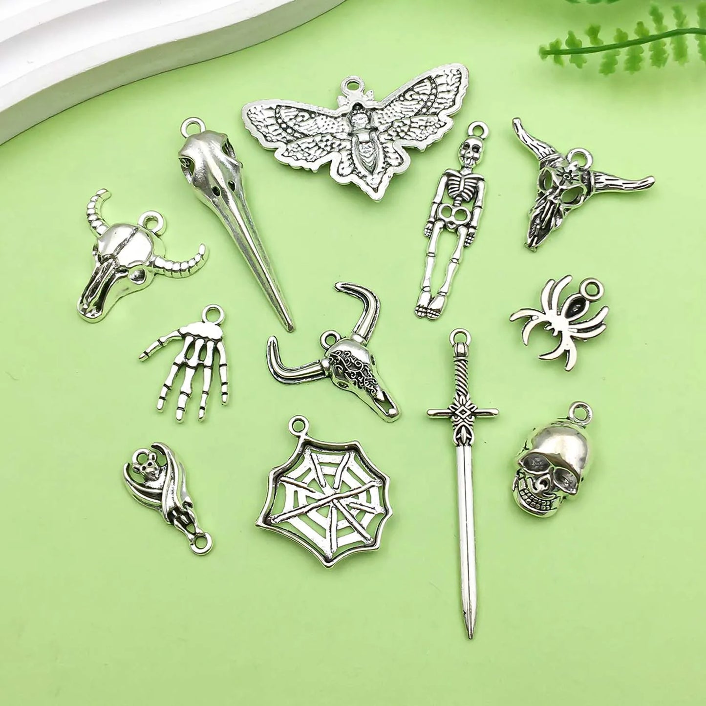 10/12pcs Halloween Decorate Charms Alloy Skull moth,Spider,Bull Head,bat Pendants for DIY Jewelry Making Accessories
