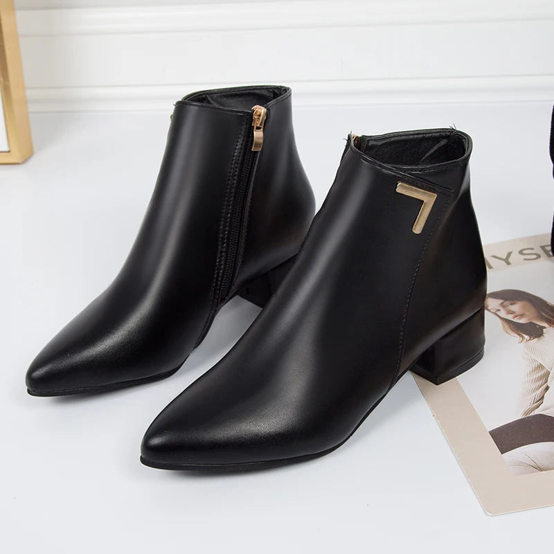 2025 New Autumn and Winter New Ankle Boots Thick Heel Pointed Toe Women Short Boots Fashion Leather Slim Boots Women Size42 Q233