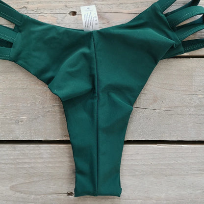 Comfortable Brazilian G-String Swimwear Bandage Stripes Trim Halter Female Bikini Set 2024 New Fashion Chest Pad Beachwear