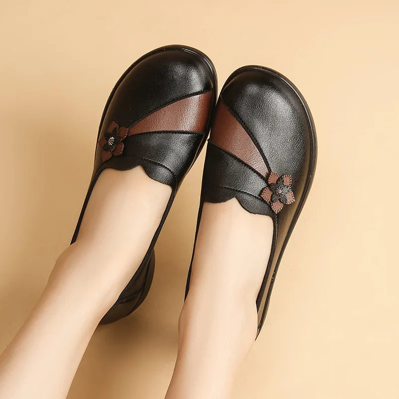 2024 Butterfly hollow moccasins mother ladies designer ballet flats cheap woman loafers retro style women's shoes free shipping