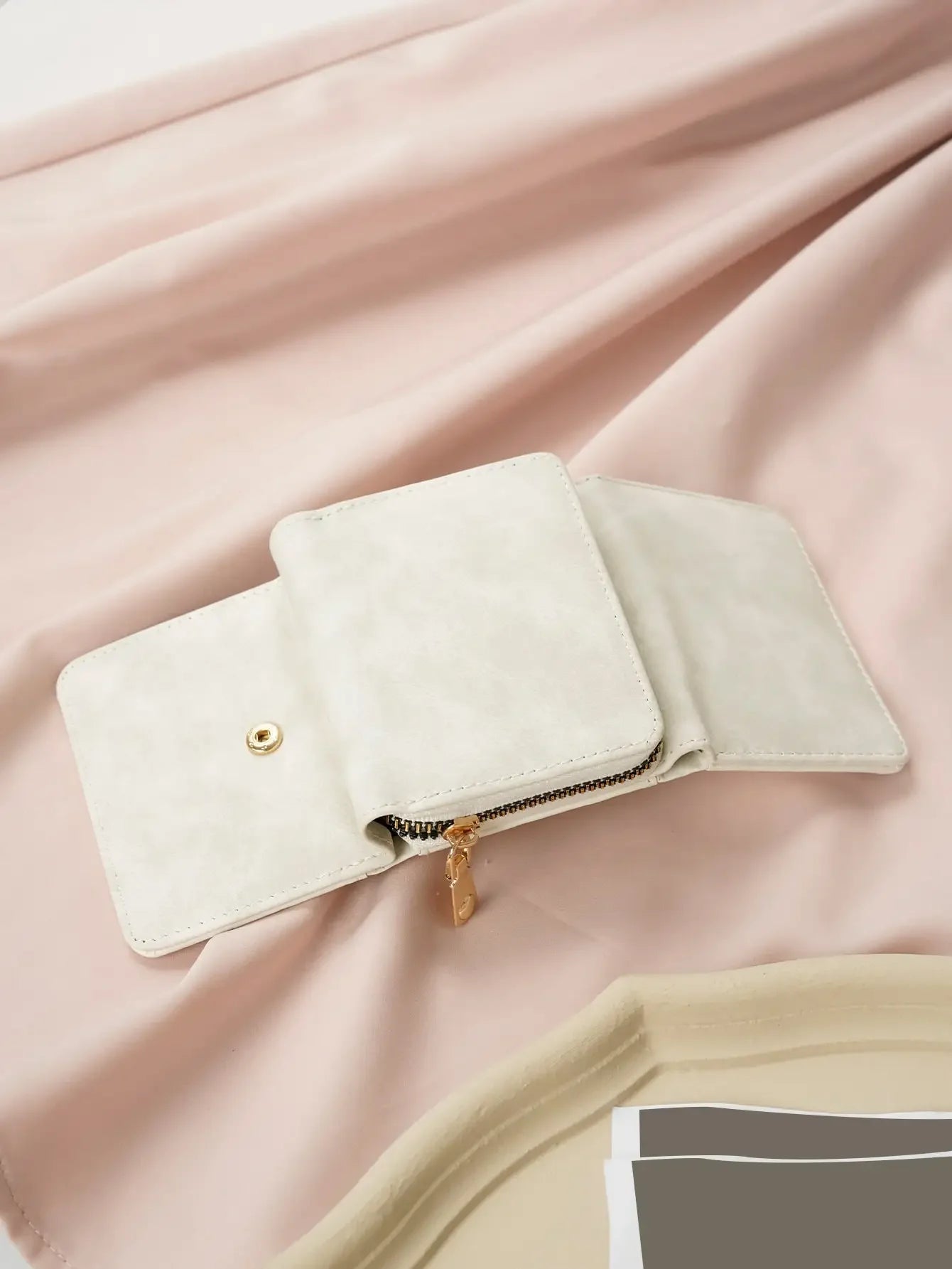 1pc Ladies' Short Wallet Suitable For Work & Business ID Card Credit Card For Christmas Gift For Young Girls Women White-Collar
