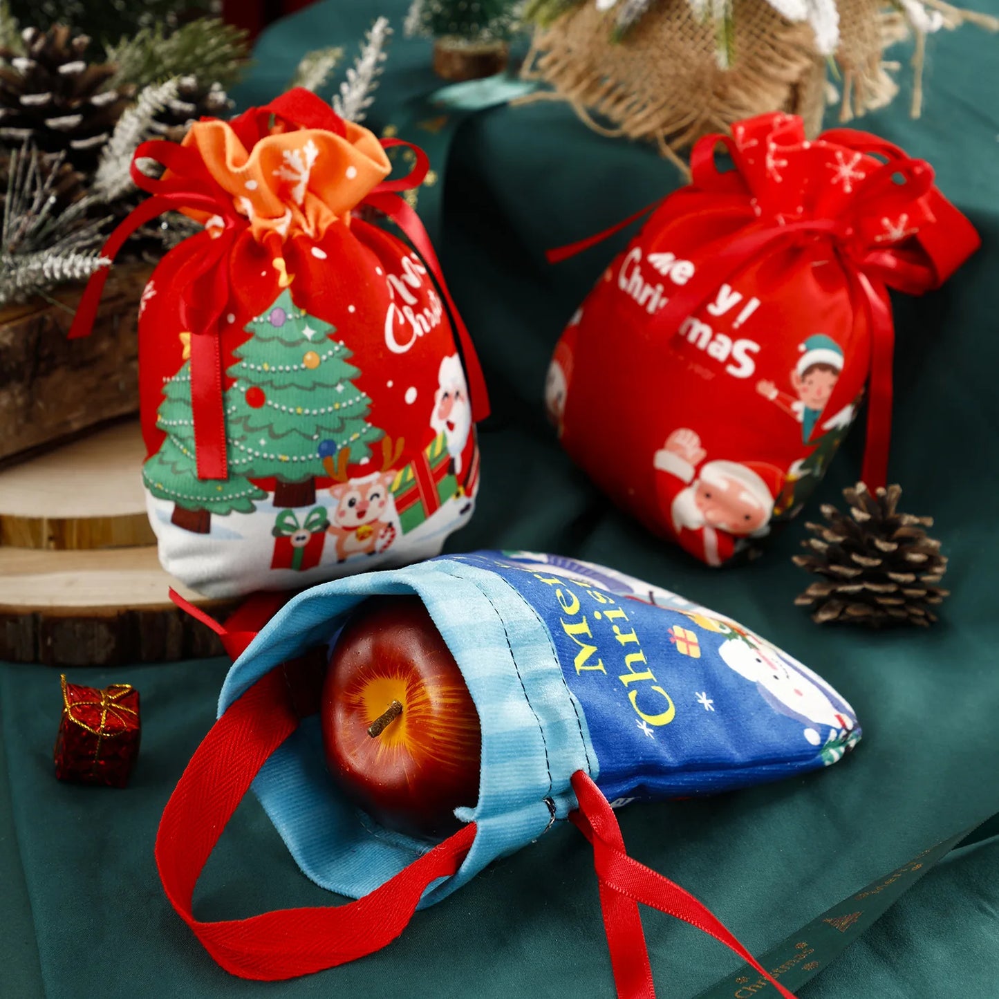 New Year Christmas Eve Apples Packaging Bag Velvet Drawstring Gift Bag Portable Handheld Candy Bag for Kids Gifts Bag