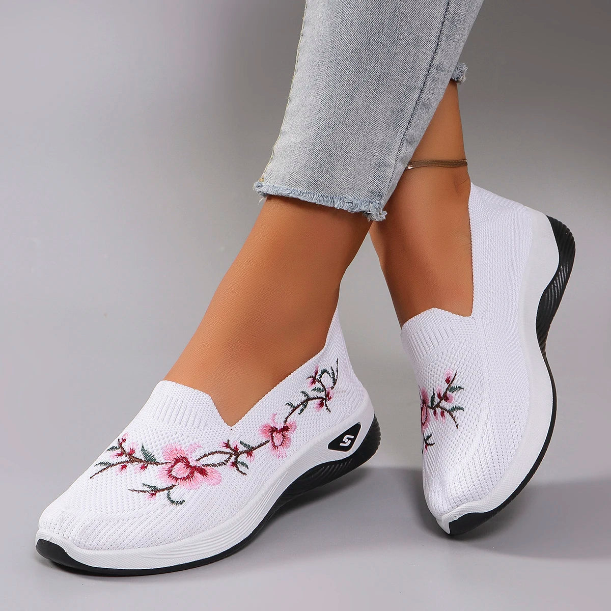 Spring and Autumn New Women's Sports Shoes Fashionable Breathable Lightweight Non-Slip Wear-Resistant Casual Sports Shoes Flat Shoes Loafers