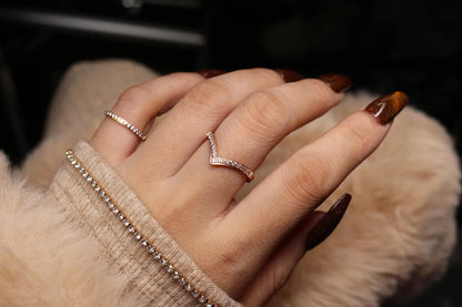 Beautiful V Shape CNC Inlaid Zircon Ring For Women Love Ring Titanium Steel Jewelry Mother's day Christmas Gift Anillo Wholesale