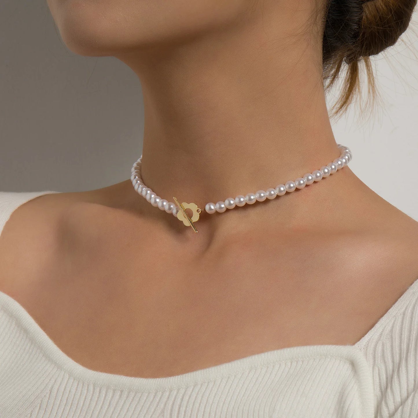 2022  Luxury OT Flower Buckle Crystal Glass Bead Chain Choker Necklace for Women Charm Fashion Jewelry  Gift