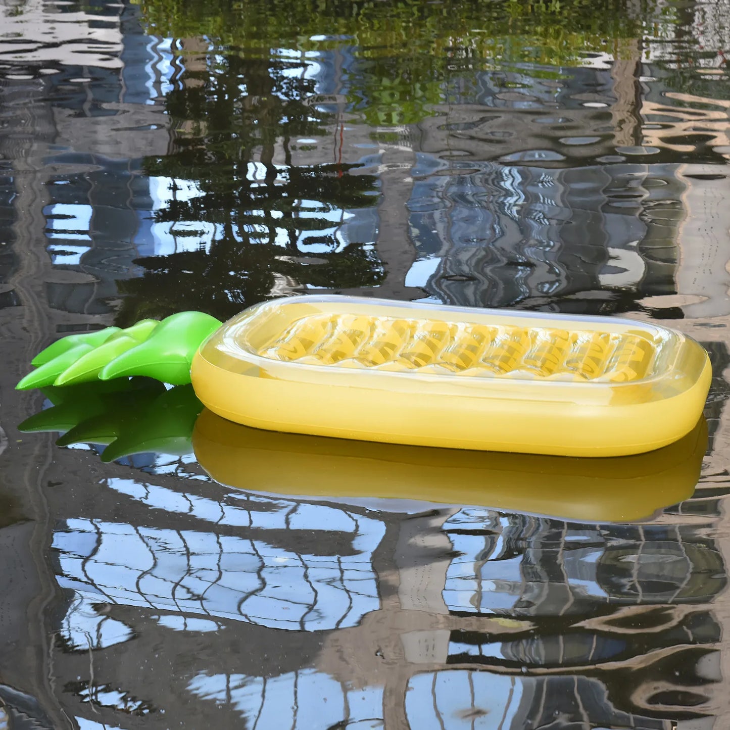 2022 Iatable Pineapple Giant Pool Floats Swimming Ring Summer Large Float Raft Pool Accessories Air Mattress Beach Pool Toys