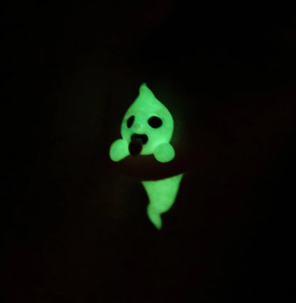 Glowing Halloween ghost earrings for women in a cute design, perfect for spooky season accessories