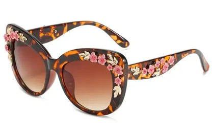 Retro Cat Eyes Sunglasses  Flower Cat Eyes Sunglasses UV400 Butterfly Eyes Broken Plastic Gradient Men's and Women's Sunglasses