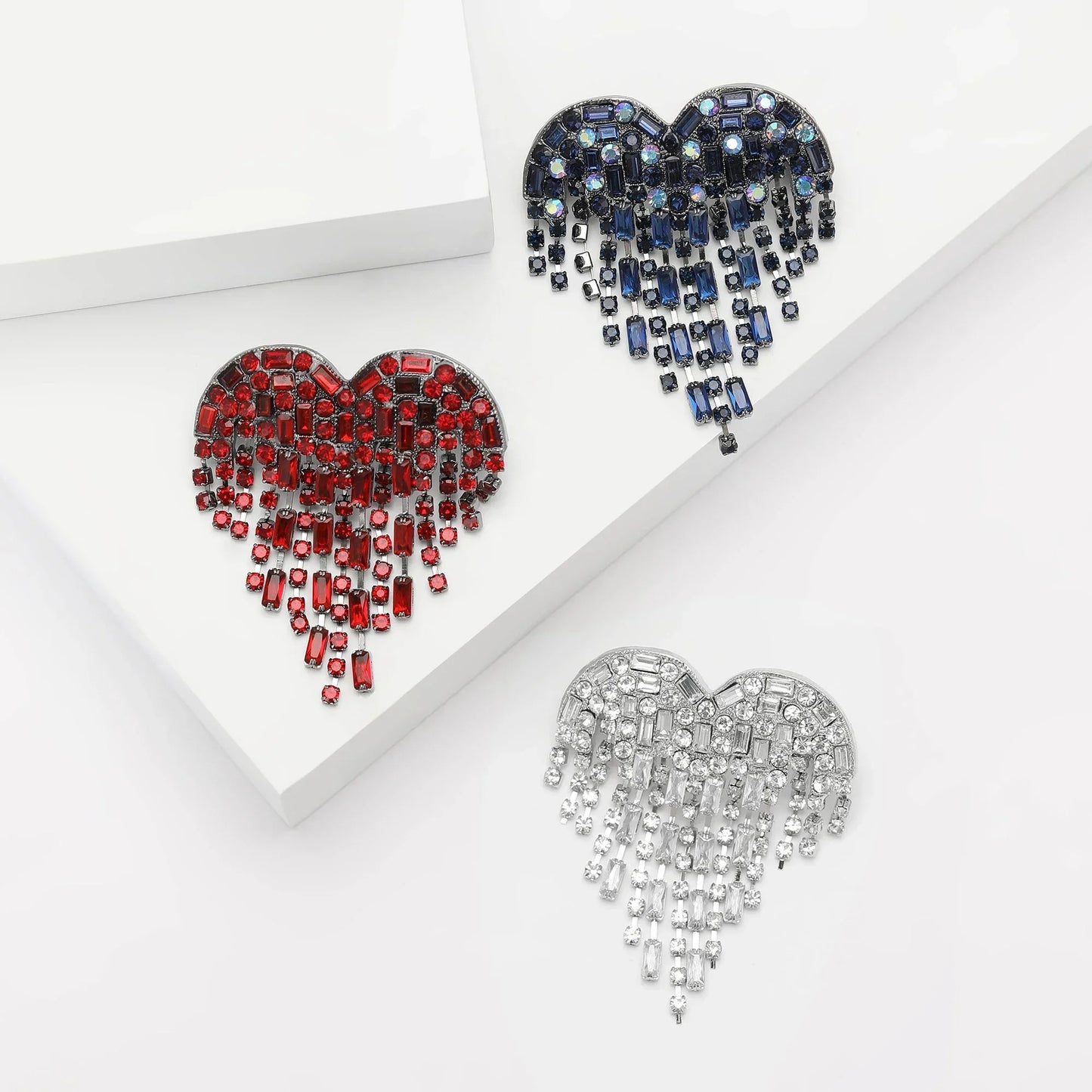 Beaut&Berry Valentine's Day Luxury Rhinestone Heart Brooches for Women Unisex Love Pins Casual Party Jewellery Accessories Gifts