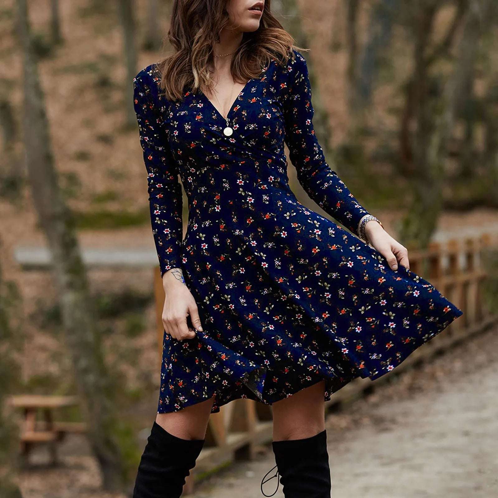 V Neck Manches Long Sleeve Robe Female Retro Elegant Party Culb Dress Temperament Solid Color High Waist Pleated Dresses