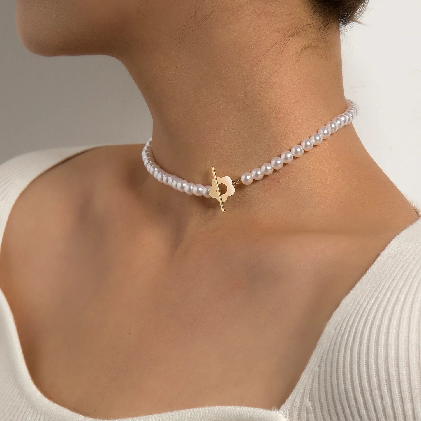 2022  Luxury OT Flower Buckle Crystal Glass Bead Chain Choker Necklace for Women Charm Fashion Jewelry  Gift