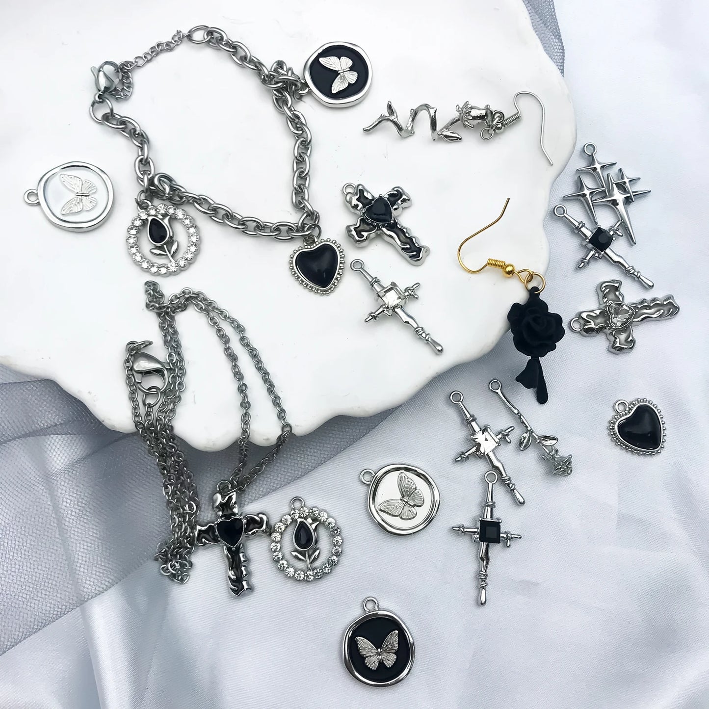 5Pcs Metal Alloy Charms Black Series Sweet and Cool Style Butterfly Cross Flower Shape Pendants Decorations For Jewelry Making