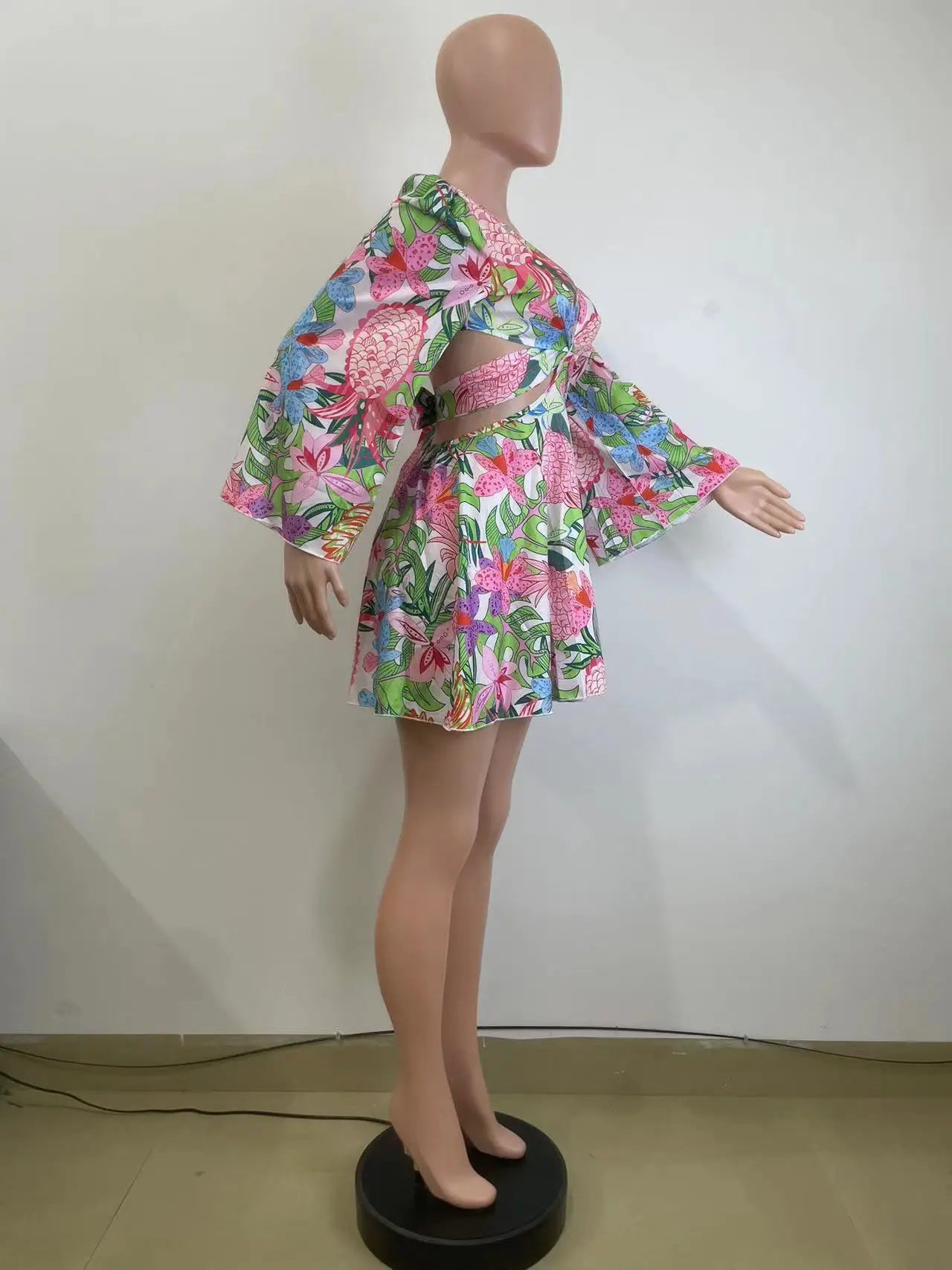 Two Piece Sets Women Skirt Set Print Floral Matching Sets V Neck Flare Sleeve Top Short Skirts Dress Sets Lace Up High Waist
