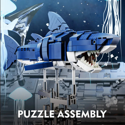Shark Deep Sea Creature Building Kit Mechanical Shark Sea Creature Building Blocks Set Creative Gifts for Girls and Boys 687pcs