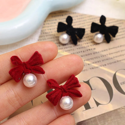 2024 New Fashion Flocking Bowtie Pearl Pendant Earrings French Retro Bowknot Girl Ear Stud Velvet Bow New Year Earring Jewelry