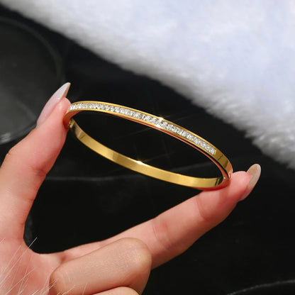 Stainless steel nail set diamond four-leaf clover bracelet Fashion women's bracelet gold bangles