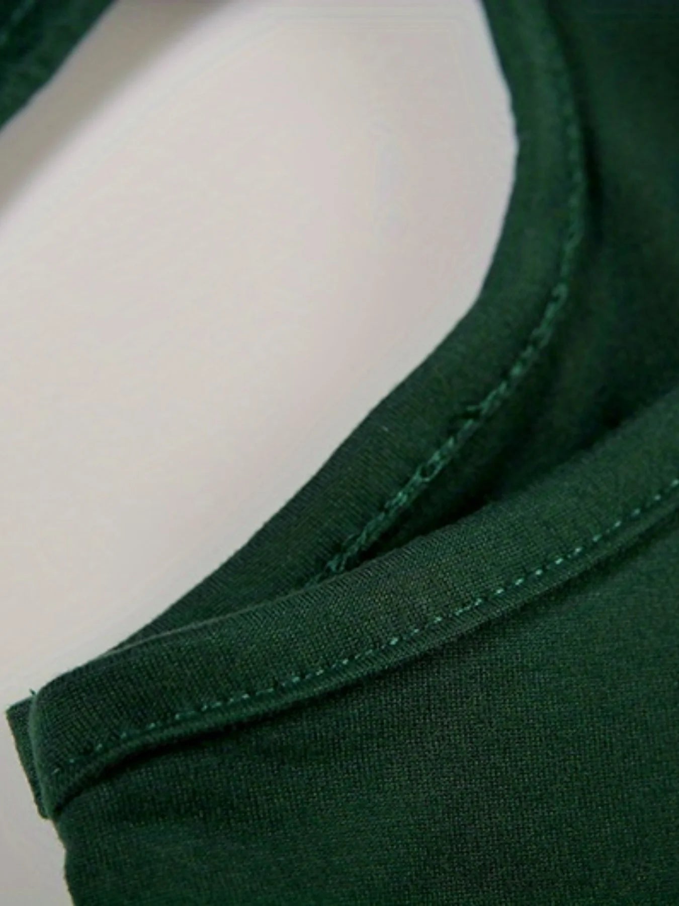 Spring and Summer Europe and the United States Hot New Street Selling Pure Color Round-necked Long-sleeved Hollow Midriff Shor