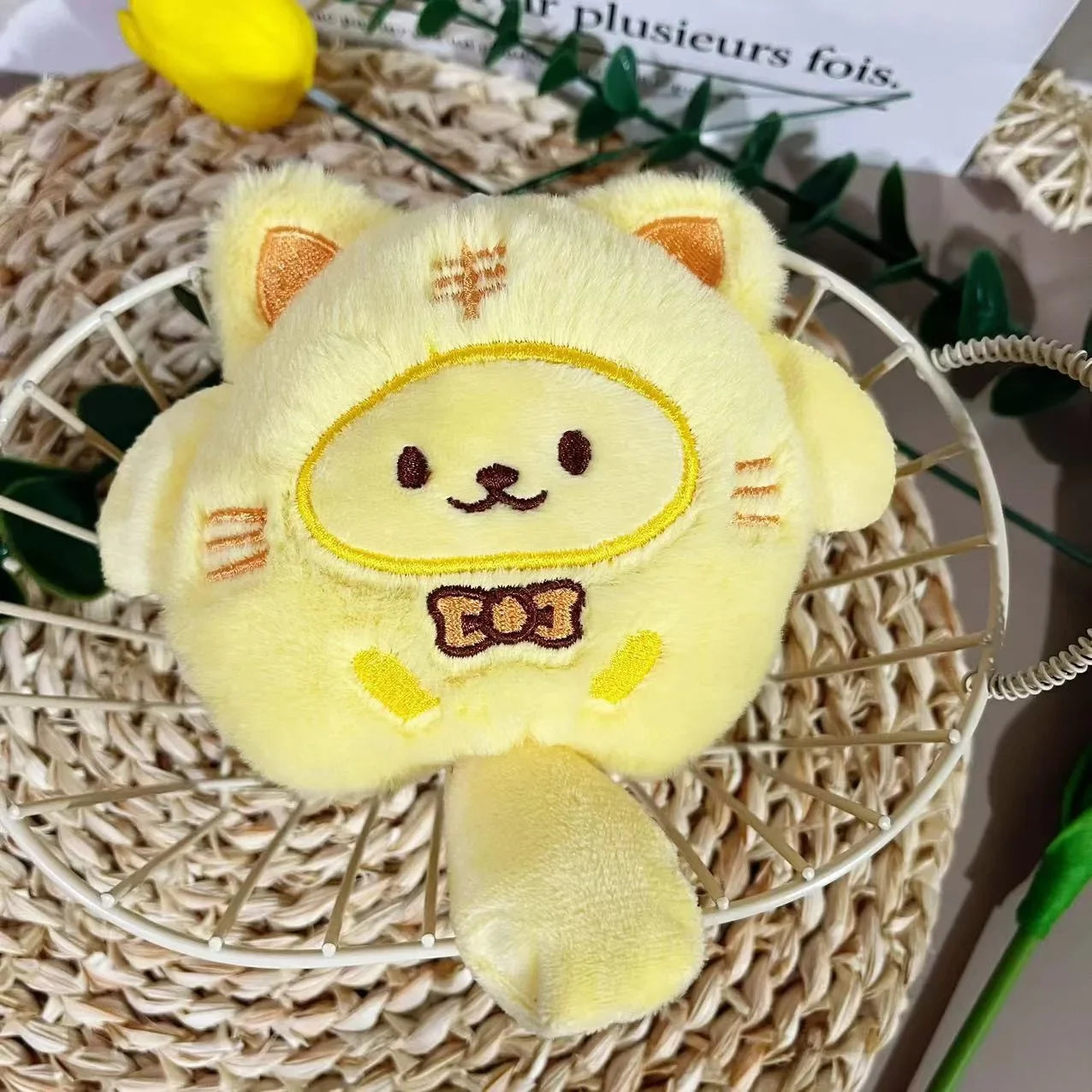 Squeaky Catfish Keychain, Anime Sound Toy with Creative Round Corner and Rolled Edge Design, Christmas Gift, Crossbody Bag