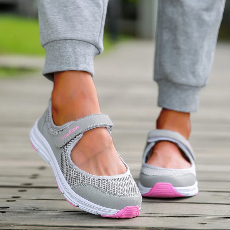 2024 New Casual Shoes Fashion Women's Sneakers Soft Trainers Women Sneakers Slip On Plus Size Shoes Women Ladies Vulcanize Shoes