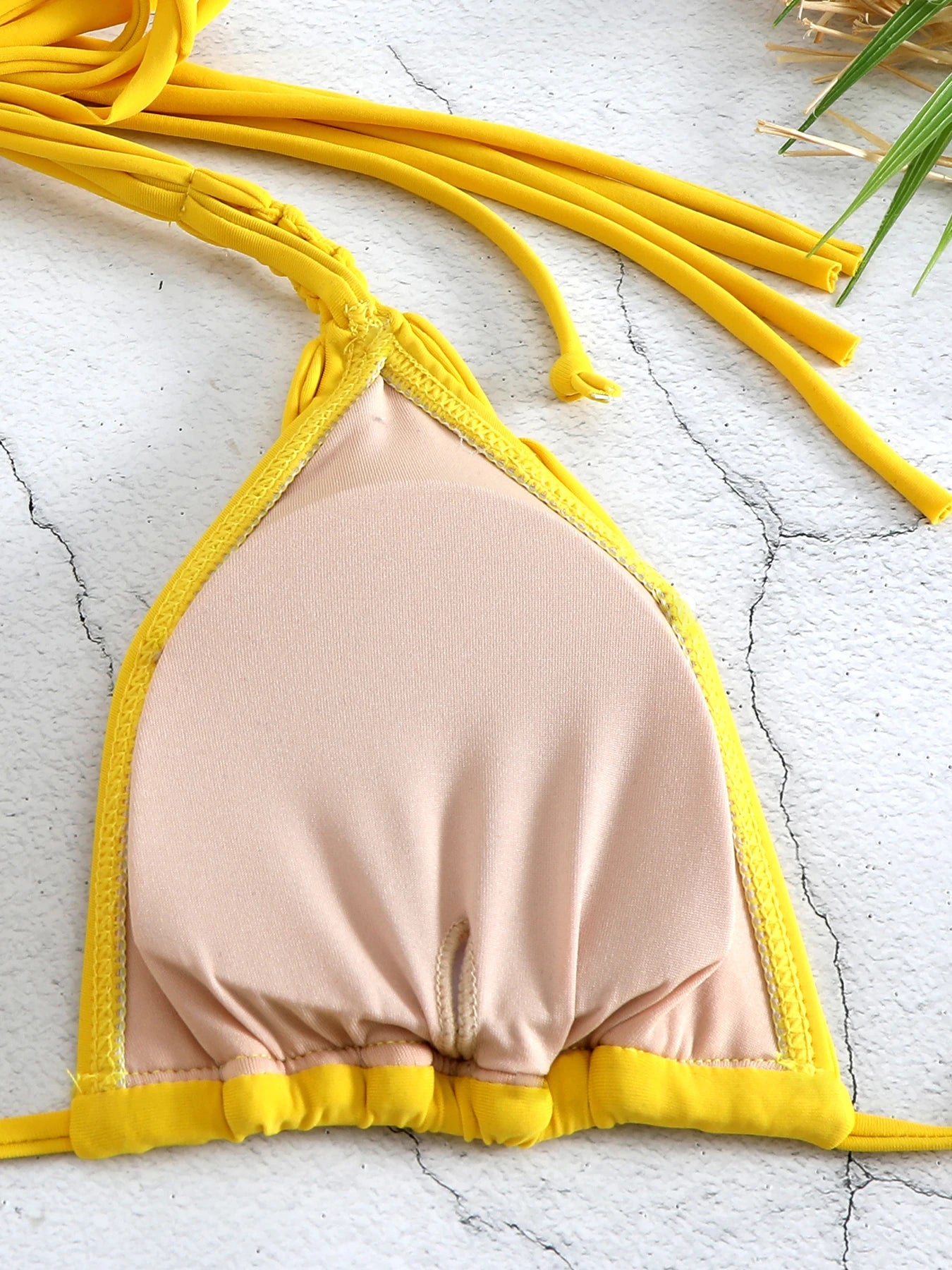 Comfortable Brazilian G-String Swimwear Bandage Stripes Trim Halter Female Bikini Set 2024 New Fashion Chest Pad Beachwear