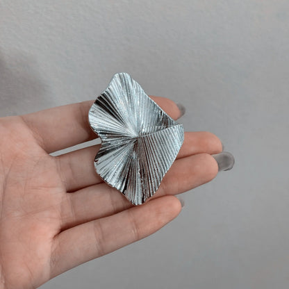 Vintage Irregular Leaf Ring for Women Men Classic Metal Pleated Personality Leaves Fan-Shaped Finger Ring Punk Party Jewelry