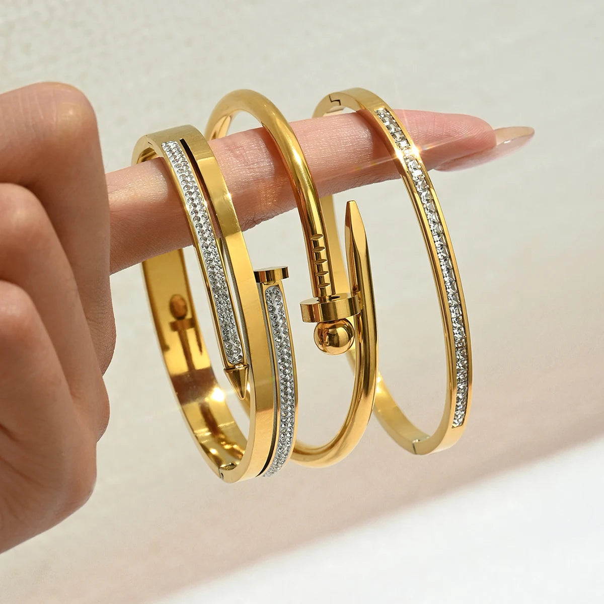 Stainless steel nail set diamond four-leaf clover bracelet Fashion women's bracelet gold bangles