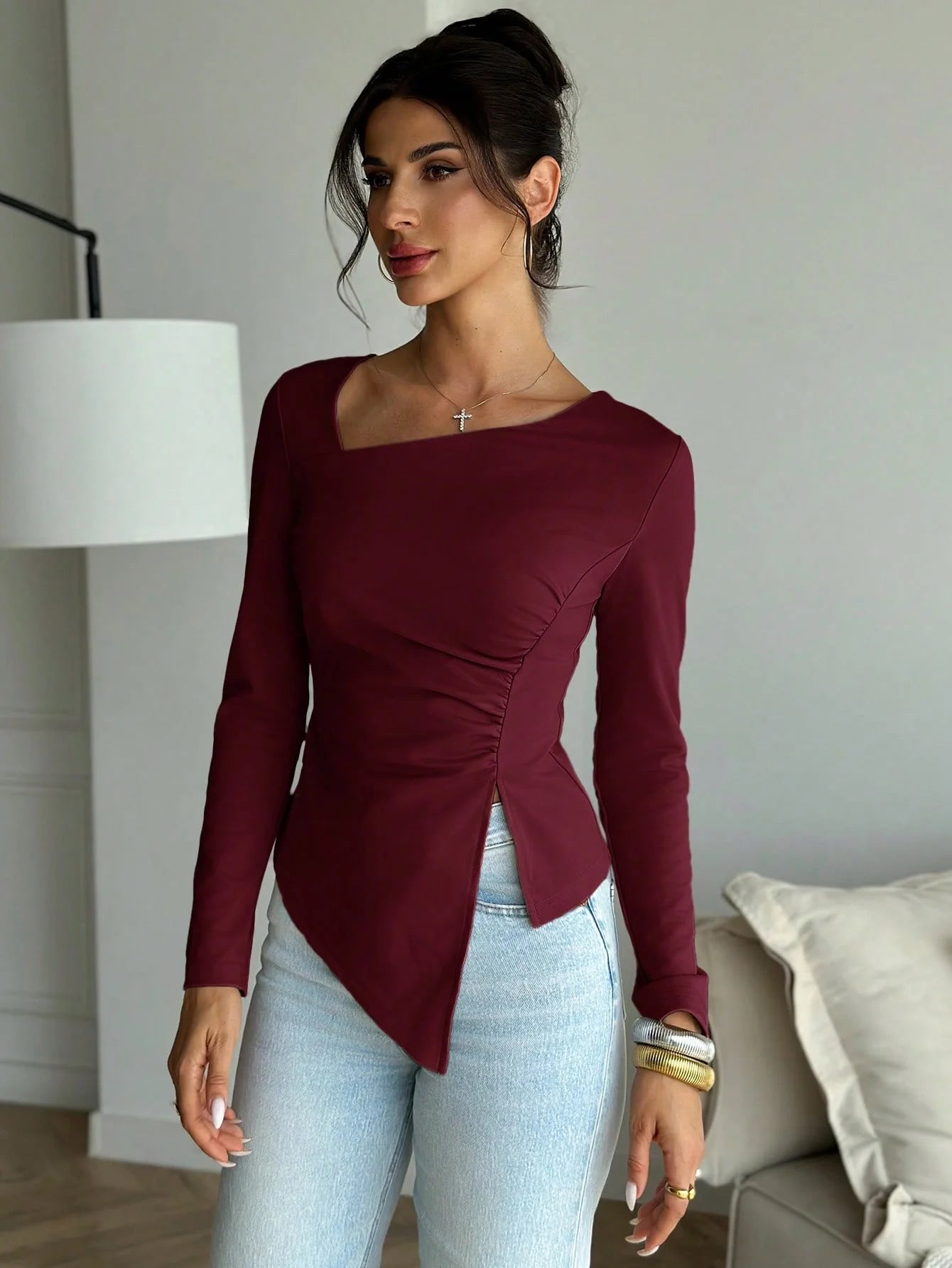 Autumn and winter daily simple elegant date out of the street solid color long sleeve waist troops in the hem tight T-shirt