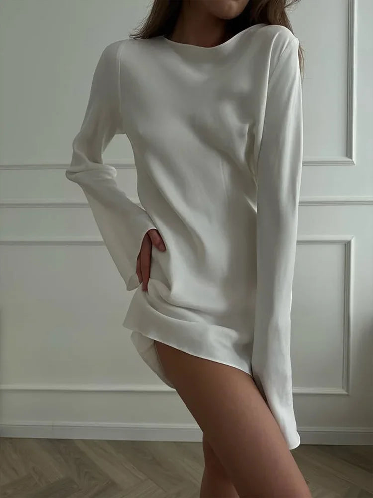 Fashionable women's dress, pure color casual style, round neck, flare sleeves, tight waistband satin slim-fitting women's dress