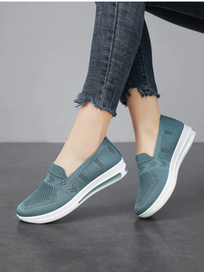 Autumn Women's Slip On Loafers Breathable Mom Soft Flats Classic Office Shoes Knitted Tennis Walking Shoes Sock Sneakers