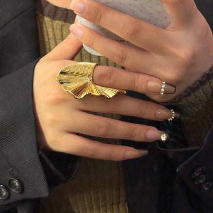 Vintage Irregular Leaf Ring for Women Men Classic Metal Pleated Personality Leaves Fan-Shaped Finger Ring Punk Party Jewelry