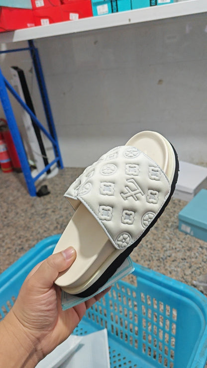 Ladies Magic Sticker Flat Slippers 2023 Summer New Designer Luxury Sandals for Women Elegant Home Flat Slippers Zapatos De Mujer