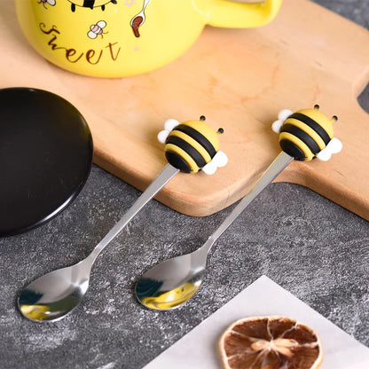 Ceramic Cartoon Bee Mug With Spoon Lid Ceramic Coffee Cups Free Shipping Original Breakfast Cups Christmas Gift Coffee Cup Sets