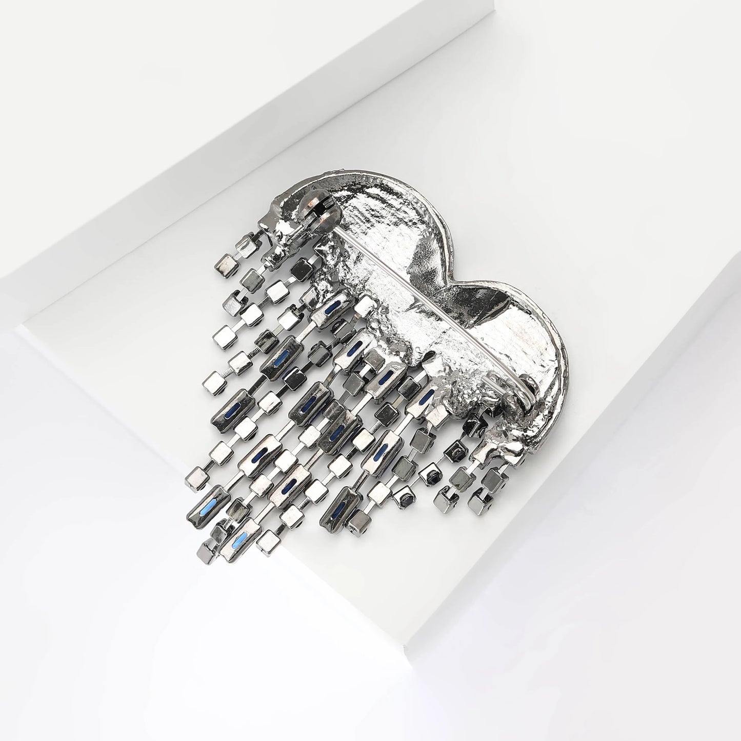 Beaut&Berry Valentine's Day Luxury Rhinestone Heart Brooches for Women Unisex Love Pins Casual Party Jewellery Accessories Gifts