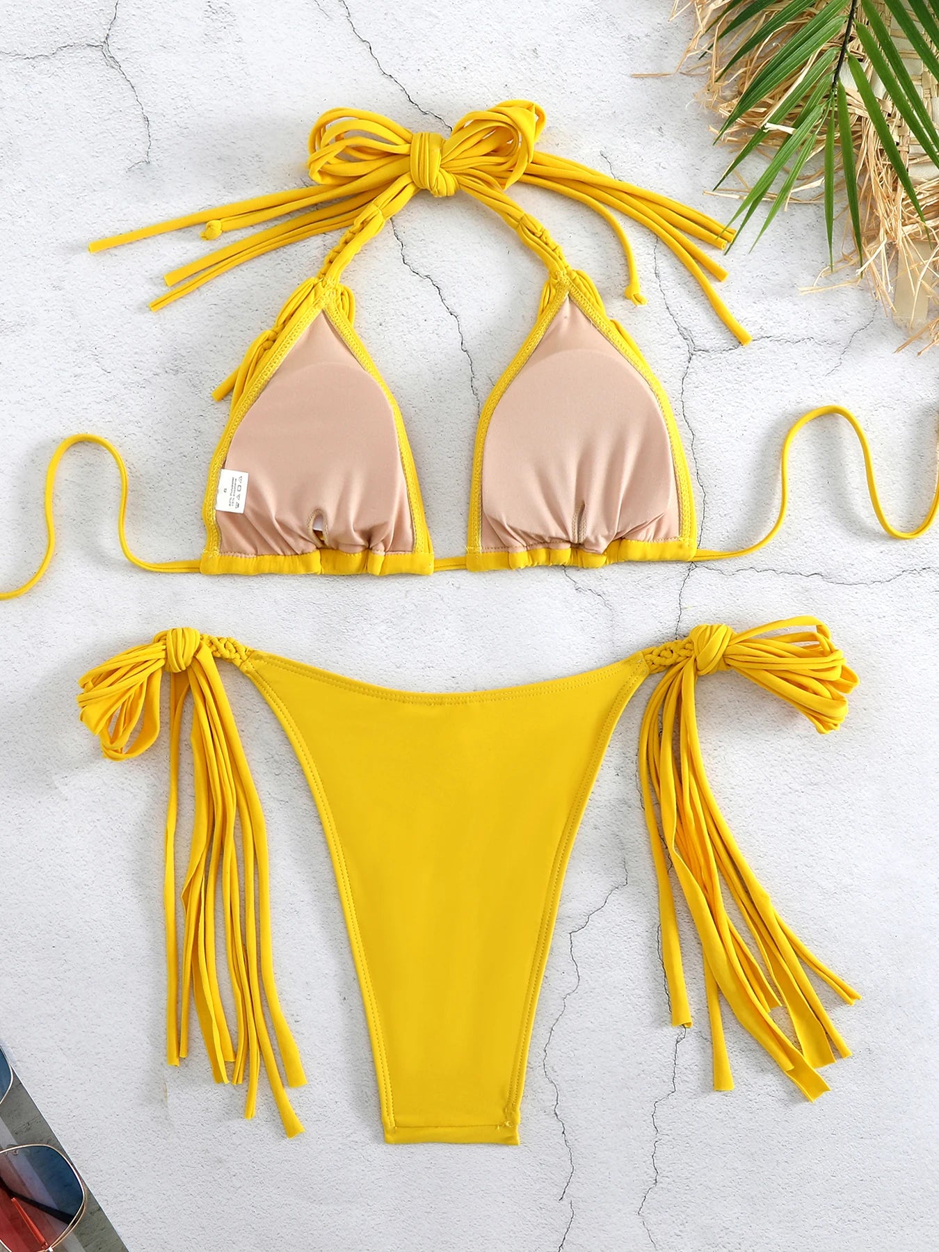 Comfortable Brazilian G-String Swimwear Bandage Stripes Trim Halter Female Bikini Set 2024 New Fashion Chest Pad Beachwear