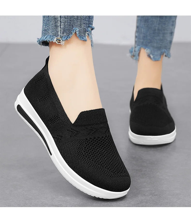 Autumn Women's Slip On Loafers Breathable Mom Soft Flats Classic Office Shoes Knitted Tennis Walking Shoes Sock Sneakers