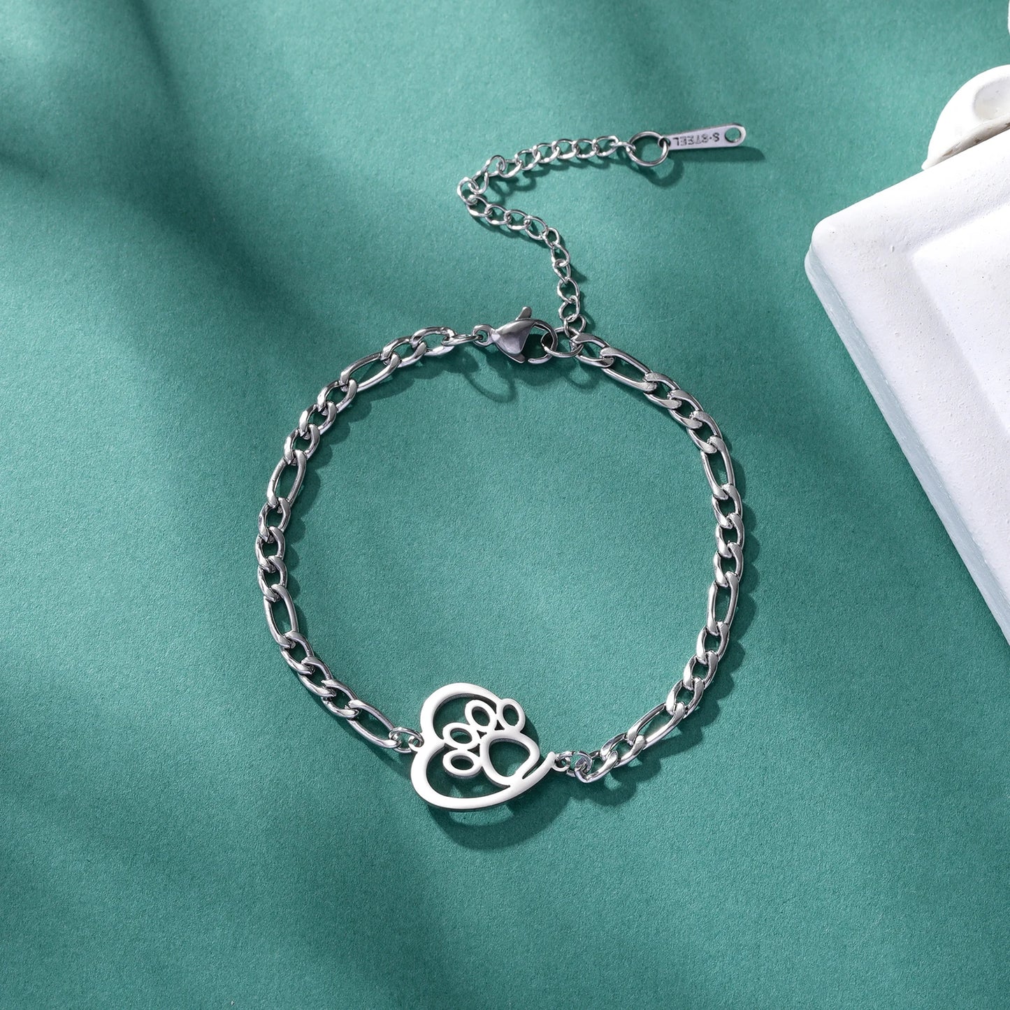 Skyrim Cute Heart shaped Cat Claw Women's Bracelet Stainless Steel Cute Pet Animal Figaro Chain Bracelet Gift Jewelry New