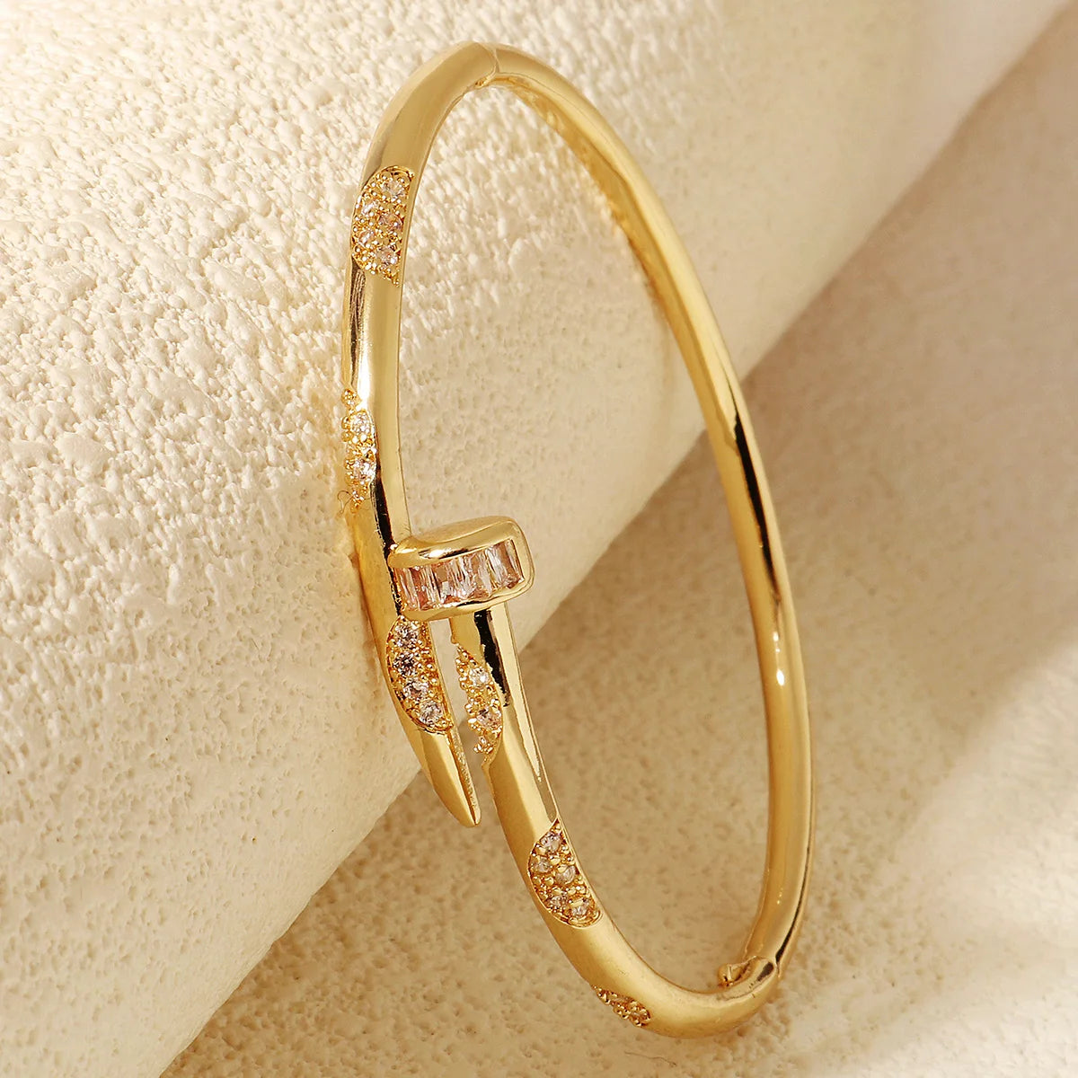 High-grade Copper And Zirconium Studded Bracelet Clip Design Fashion Women's Bracelet Daily Jewelry Accessories