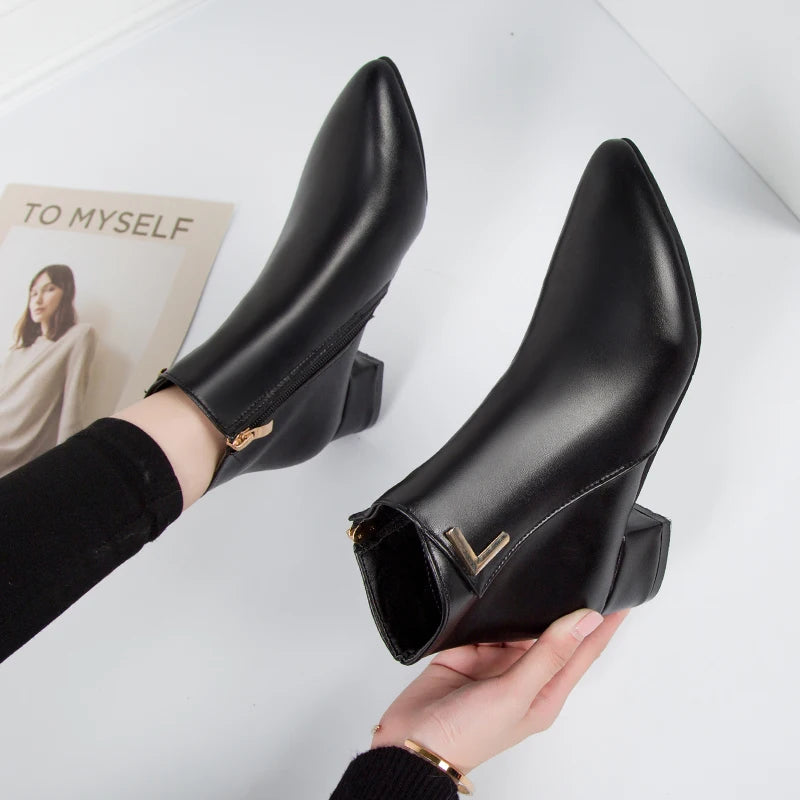 2025 New Autumn and Winter New Ankle Boots Thick Heel Pointed Toe Women Short Boots Fashion Leather Slim Boots Women Size42 Q233
